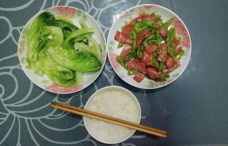晚飯后養(yǎng)生小知識(shí)，晚飯時(shí)按序做5件事，舒暢安康還養(yǎng)身！